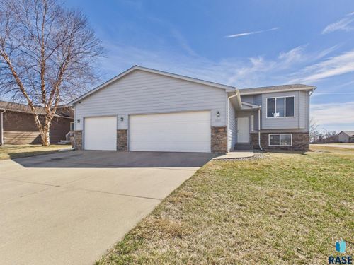 4117 W 92nd St Street, Sioux Falls, SD, 57108 | Card Image