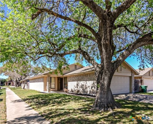 212 Planters Dr, Victoria, TX, 77901-3727 | Card Image