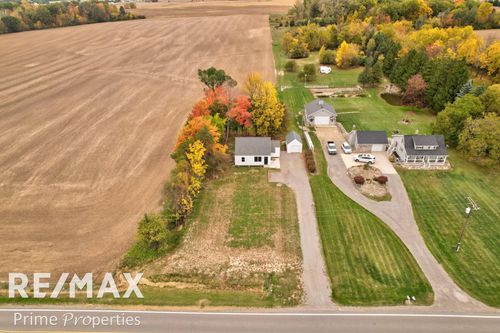 1658 W Gilford Rd, Caro, MI, 48723-1019 | Card Image