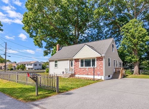73 Salix St, Warwick, RI, 02889-9054 | Card Image
