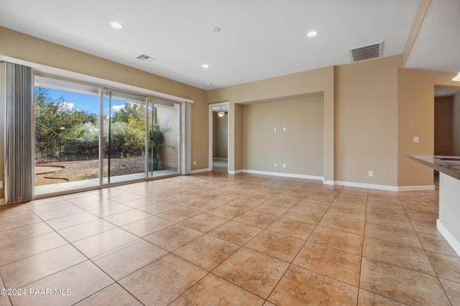 Living Room | Image 25
