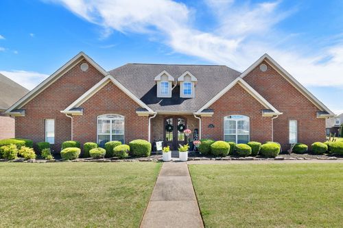 311 Wheaton Dr, Florence, AL, 35633-1742 | Card Image