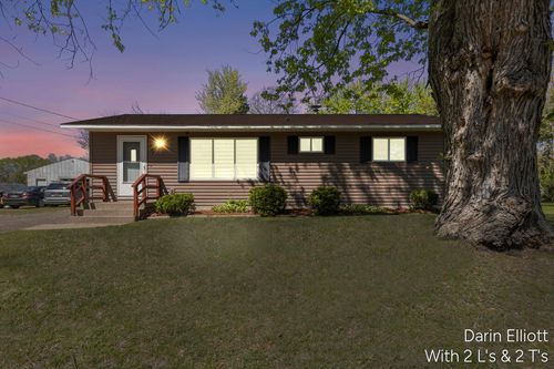 747 Root St, Belding, MI, 48809-1251 | Card Image