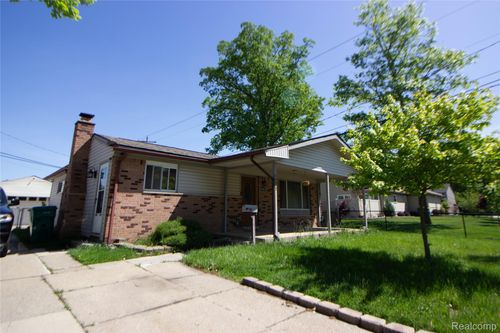 30422 Leroy St, Romulus, MI, 48174-3287 | Card Image