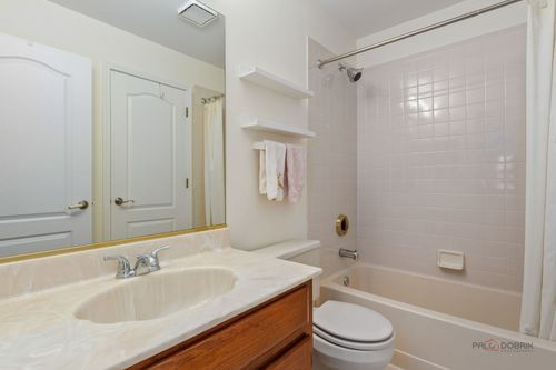 1576 Poplar Creek Dr, Hoffman Estates, IL, 60169-5004 | Card Image