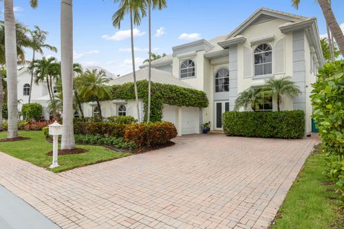 24 Grand Bay Estates Cir, Key Biscayne, FL, 33149-1930 | Card Image