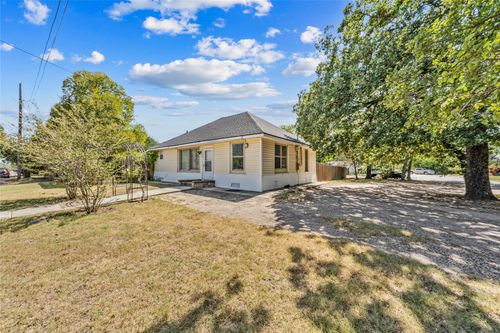 401 Powers St, Lacy Lakeview, TX, 76705-1860 | Card Image