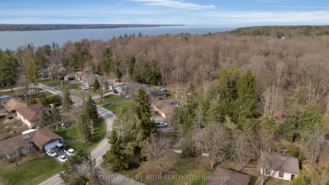3763 Whitecap Dr, House other with 3 bedrooms, 2 bathrooms and 5 parking in Innisfil ON | Image 41
