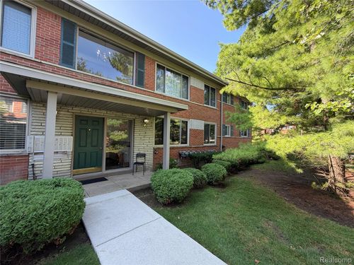 3-946 N Adams Road, Birmingham, MI, 48009 | Card Image