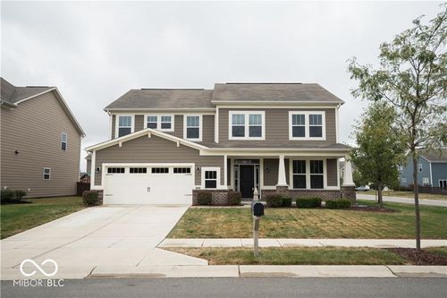 15665 Eastpark Dr, Noblesville, IN, 46060-4893 | Card Image