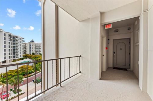 61-350 Golden Gate Pt, SARASOTA, FL, 34236-6624 | Card Image