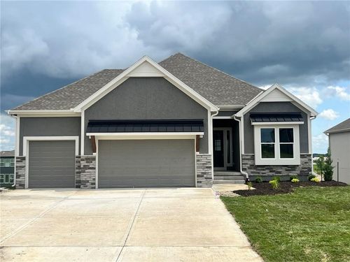 1715 Sw Arbor Park Dr, Lee's Summit, MO, 64082-4225 | Card Image