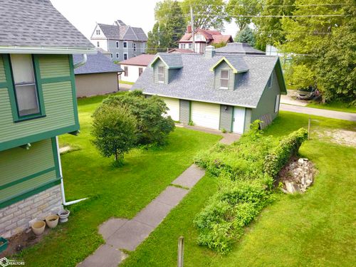1125 Broad St, Grinnell, IA, 50112-1697 | Card Image