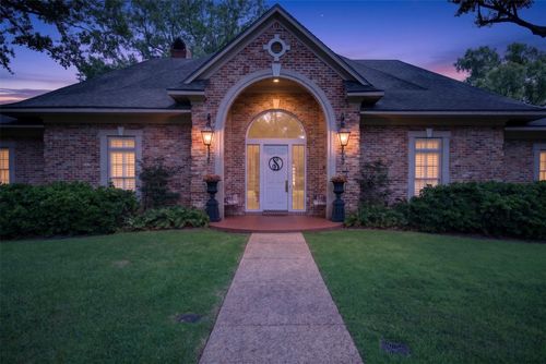 750 Chinquapin Dr, Shreveport, LA, 71106-7204 | Card Image