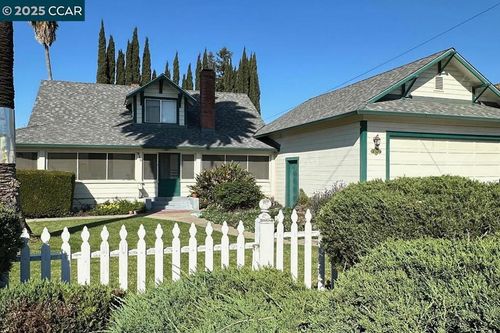219 Hillcrest Ave, Livermore, CA, 94550-3455 | Card Image
