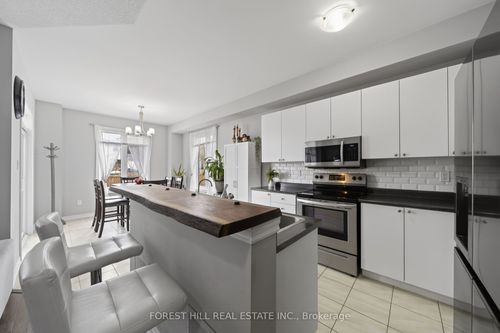 37 Greenwood Dr, Angus, ON, L3W0N5 | Card Image