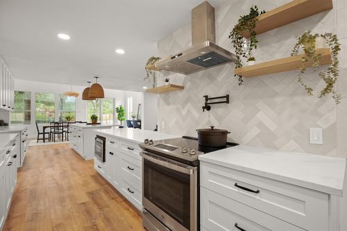 10100 Rocking Horse Rd, Austin, TX, 78748-1006 | Card Image