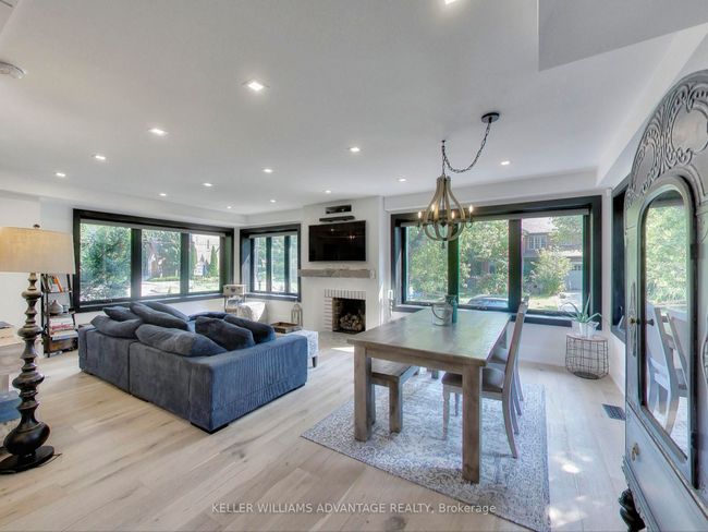 854 Royal York Rd, House other with 3 bedrooms, 3 bathrooms and 5 parking in Etobicoke ON | Image 7