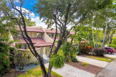 76B - 3843 Alcantara Ave, Townhouse with 2 bedrooms, 2 bathrooms and null parking in Doral FL | Image 1