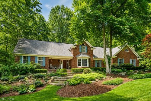 3807 Mapleleaf Hl, Akron, OH, 44333-8311 | Card Image