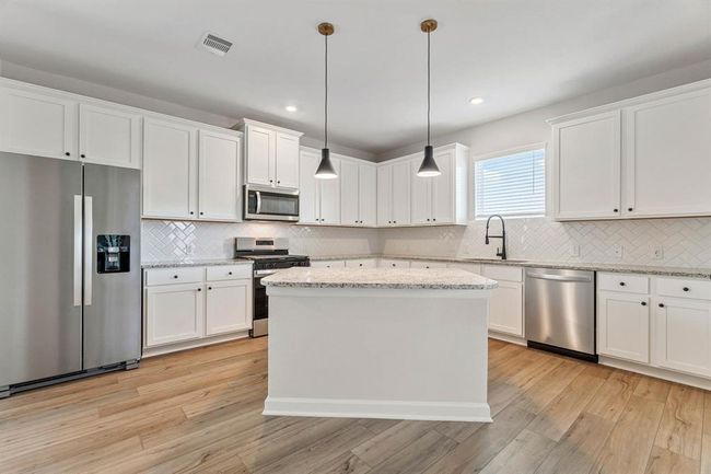 1927 June Lake Ln, House other with 3 bedrooms, 2 bathrooms and 2 parking in Iowa Colony TX | Image 5
