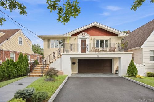 293 85th Ave, Floral Park, NY, 11001-1201 | Card Image