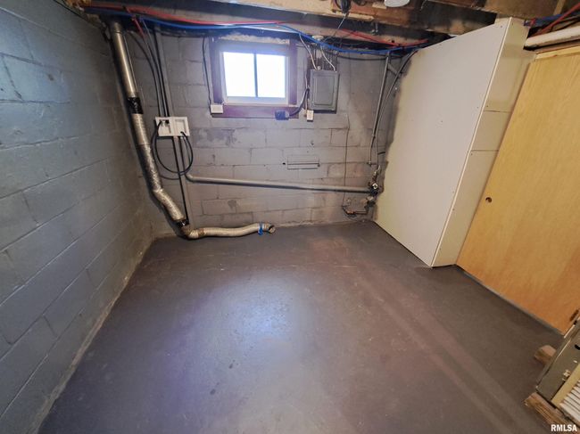 1417 S 8 Th St, House other with 2 bedrooms, 2 bathrooms and null parking in Clinton IA | Image 17