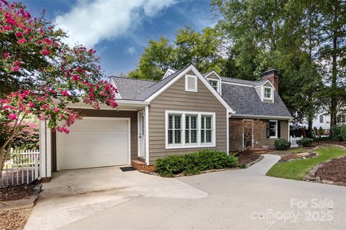 757 Concord Rd, Davidson, NC, 28036-9032 | Card Image