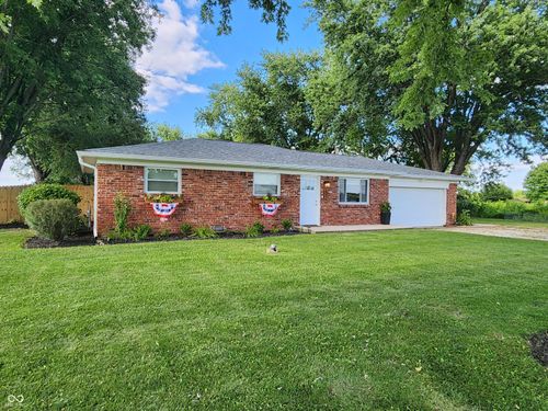 672 E 1000 N, Fortville, IN, 46040-9315 | Card Image