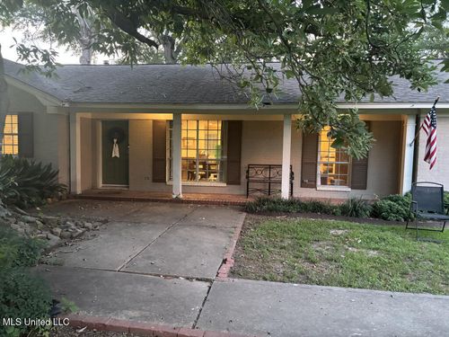 706 W Gresham St, Indianola, MS, 38751-2046 | Card Image