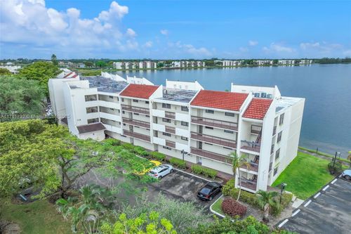 apt-404-110 Lake Emerald Dr, Oakland Park, FL, 33309-6234 | Card Image