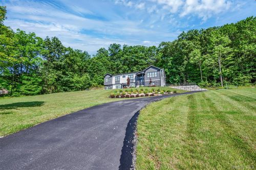 31 Walnut Ridge Ln, Bloomingburg, NY, 12721-4689 | Card Image