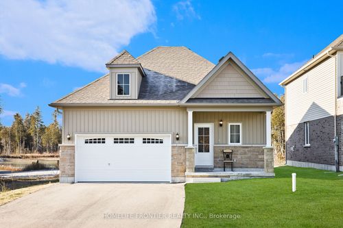 11 Spruceside Dr, Bobcaygeon, ON, K0M1A0 | Card Image