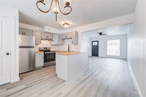 b-1701 Johanna Dr, Houston, TX, 77055-3681 | Card Image