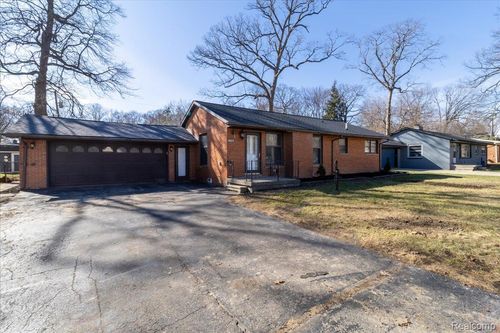 1407 Bielby St, Waterford, MI, 48328-1309 | Card Image