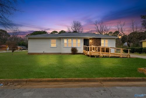 1601 Armstrong St Nw, Huntsville, AL, 35816-2401 | Card Image