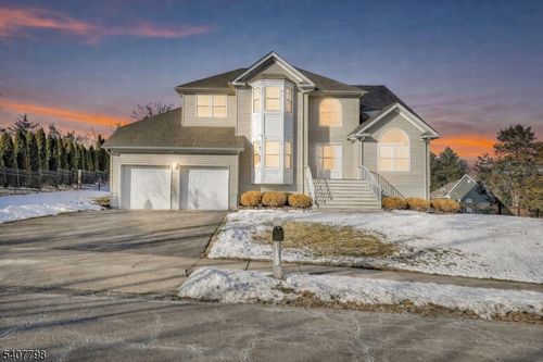 4 Bellows Ln, Towaco, NJ, 07082-1104 | Card Image