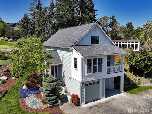 1403 Ocean Air Ct, Freeland, WA, 98249-9207 | Card Image