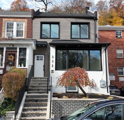 332 Undercliff Ave, Edgewater, NJ, 07020-1214 | Card Image