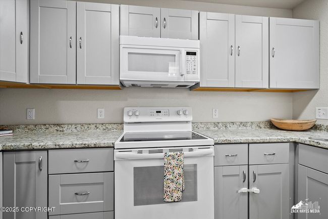 Kitchen | Image 10