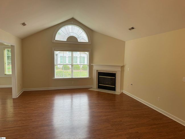 176 Grinders Cir, Condo with 2 bedrooms, 2 bathrooms and 2 parking in Greer SC | Image 4
