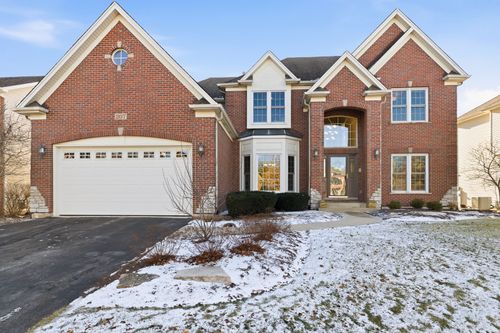 207 Long Beach Rd, Oswego, IL, 60543-8073 | Card Image