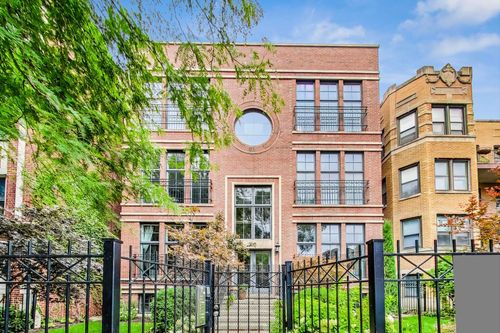 2s-4721 N Malden St, Chicago, IL, 60640-7181 | Card Image