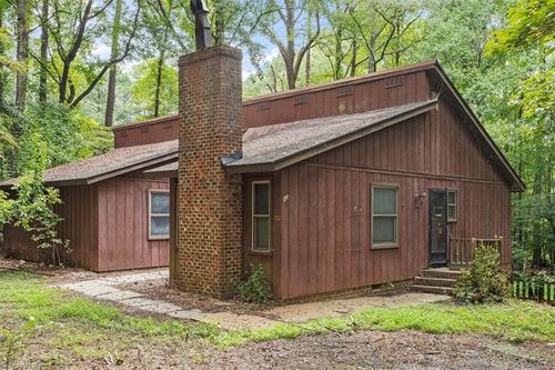 2011 Carpenter Pond Rd, Raleigh, NC, 27613-8147 | Card Image