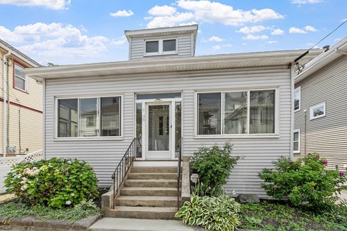38 Floyd St, Everett, MA, 02149-1104 | Card Image
