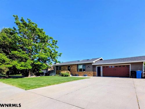 2010 E 31st St, Scottsbluff, NE, 69361-1884 | Card Image