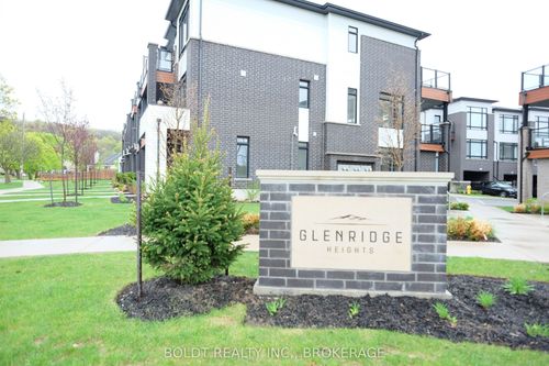4 Sidney Rose Common, St Catharines, ON, L2T0B3 | Card Image