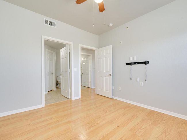 APT-932 - 2320 Gracy Farms Ln, Condo with 1 bedrooms, 1 bathrooms and 1 parking in Austin TX | Image 13