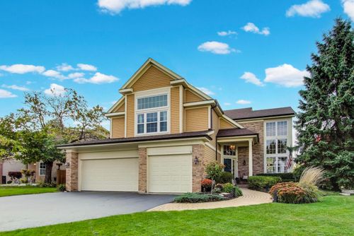 1823 Somerfield Ln, Crystal Lake, IL, 60014-2052 | Card Image