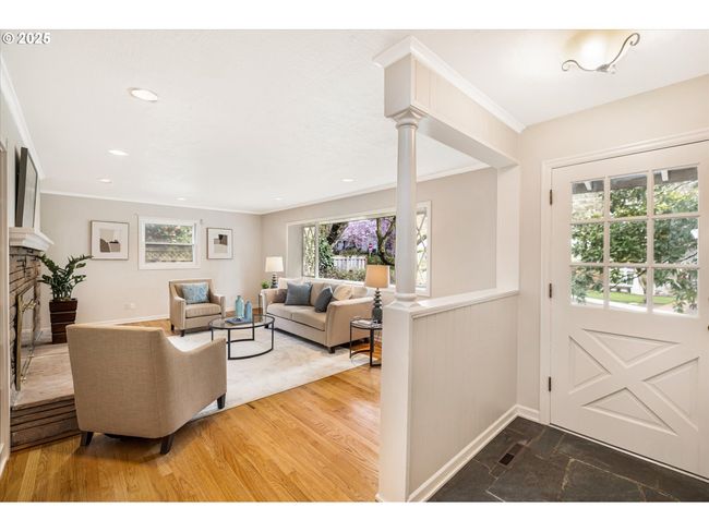 764 10 Th St, House other with 3 bedrooms, 3 bathrooms and 2 parking in Lake Oswego OR | Image 11